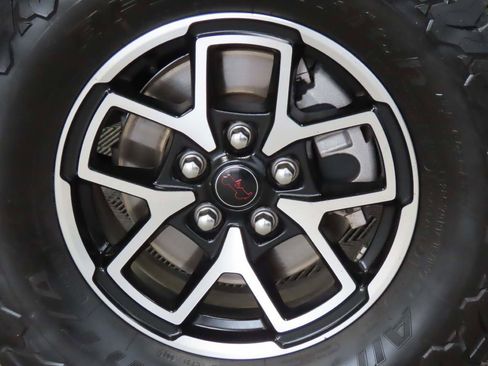 Used 2024 Jeep Wrangler Unlimited Rubicon w/ Convenience Group image 6