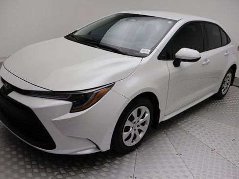 Certified 2025 Toyota Corolla LE FWD image 2