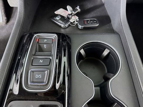 Used 2023 Honda Pilot LX image 19