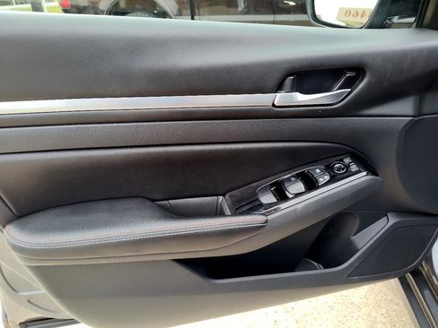 Used 2024 Nissan Altima 2.5 SR w/ SR Premium Package image 14