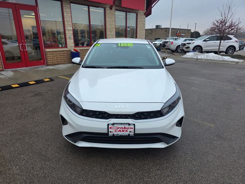 Used 2024 Kia Forte LXS image 3