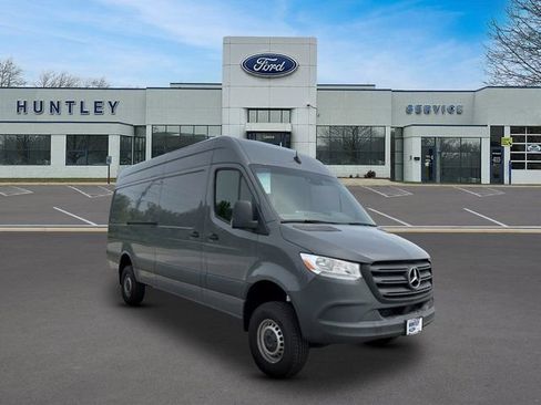 Used 2024 Mercedes-Benz Sprinter 2500 w/ Acoustic Package image 3