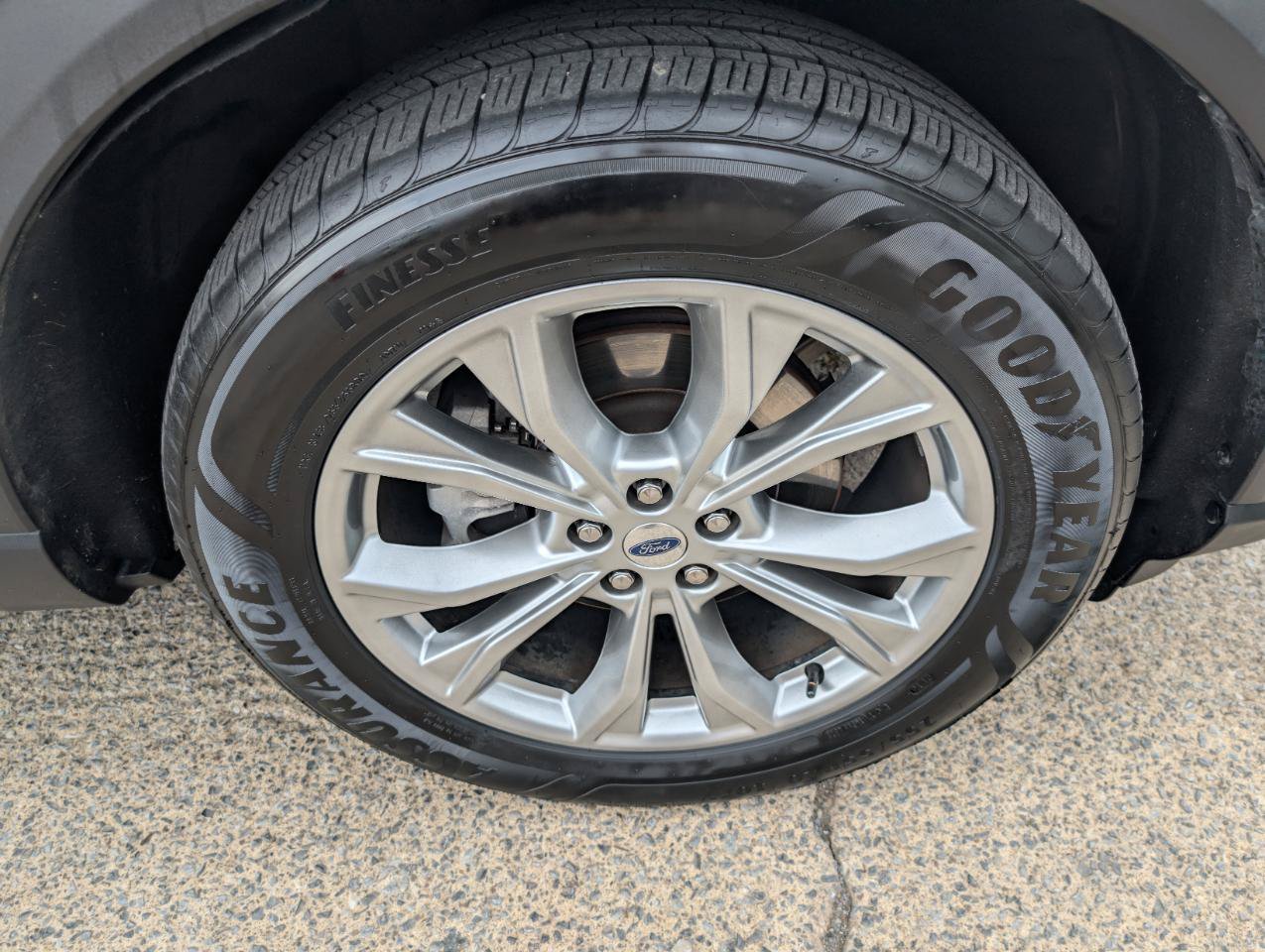 Used 2021 Ford Explorer XLT w/ Equipment Group 202A AWD/4WD image 9