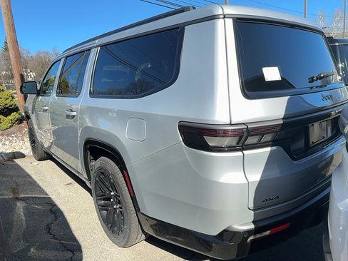 New 2026 Jeep Grand Wagoneer L Limited AWD/4WD image 4