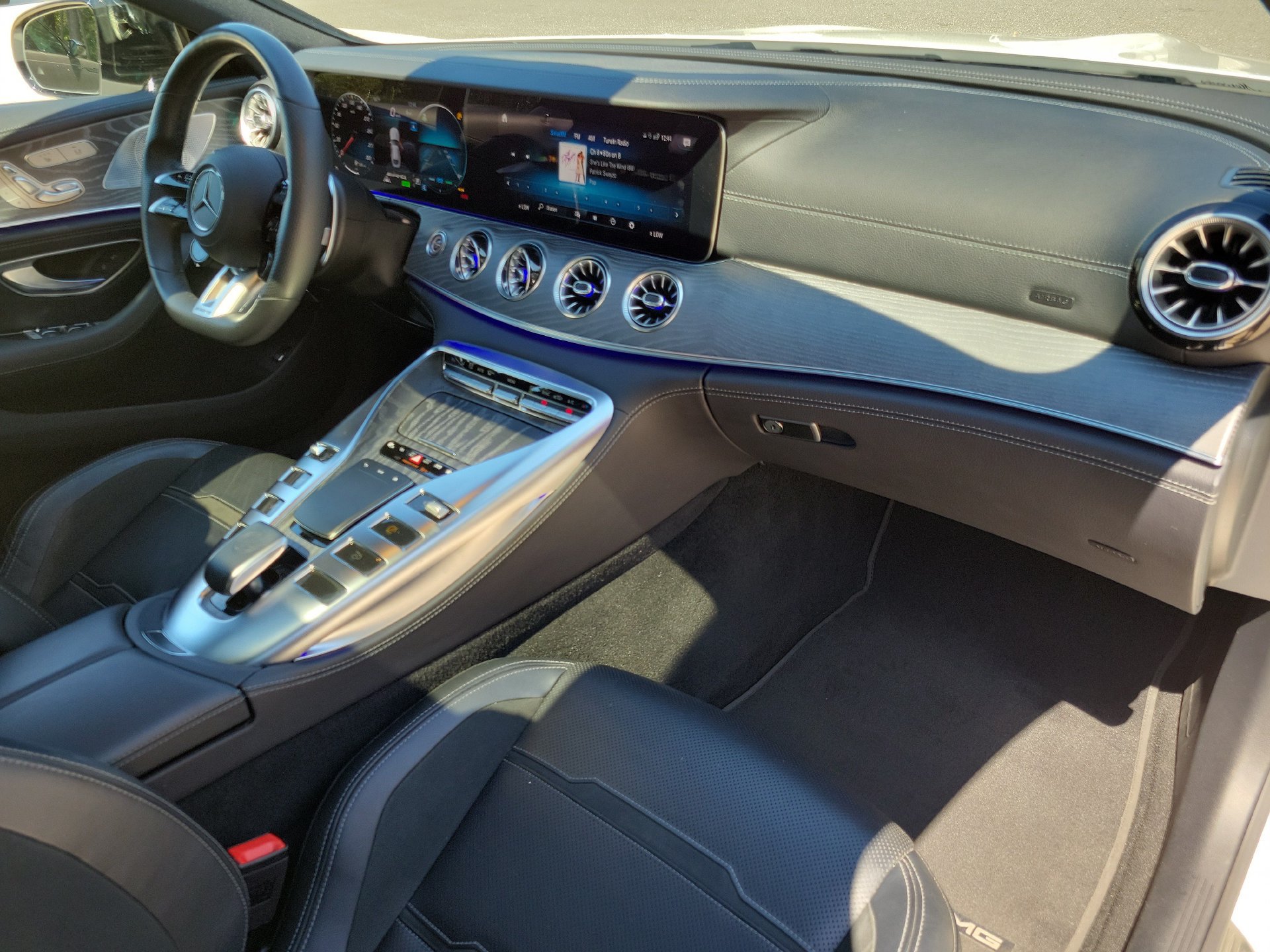 Used 2022 Mercedes-Benz AMG GT 43 image 2