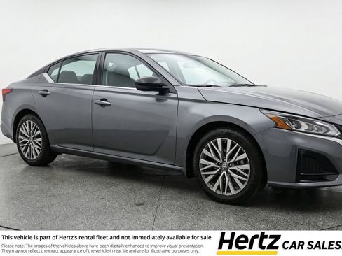 Used 2025 Nissan Altima 2.5 SV image 1