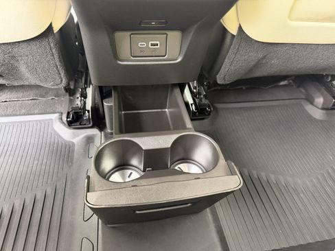 Used 2024 Cadillac XT6 Sport w/ LPO, Floor Liner Package AWD/4WD image 16