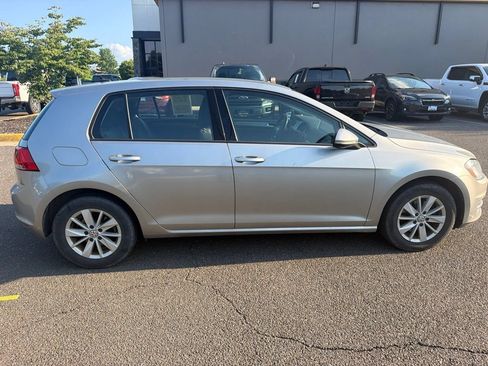 Used 2016 Volkswagen Golf S FWD image 6