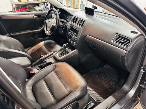 Used 2013 Volkswagen Jetta TDI image 6