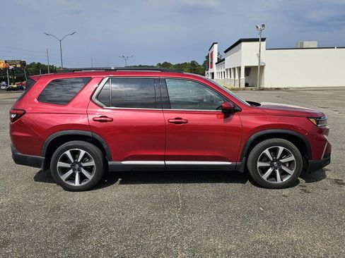 Certified 2023 Honda Pilot Touring image 4