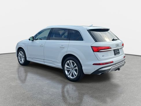 Certified 2025 Audi Q7 Premium w/ Convenience Package image 7