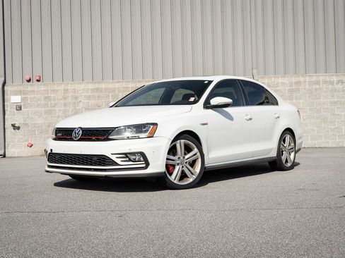 Used 2017 Volkswagen Jetta GLI image 1