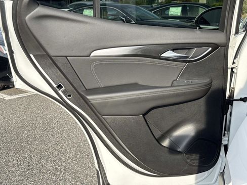 Used 2025 Buick Envision Preferred image 13