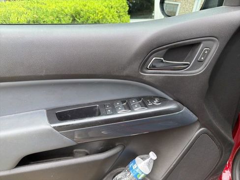 Used 2018 Chevrolet Colorado Z71 AWD/4WD image 9