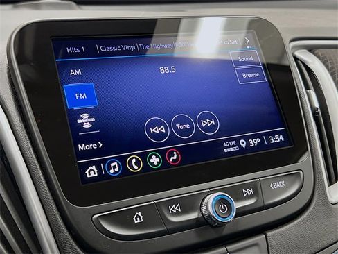 Used 2024 Chevrolet Malibu LT image 9