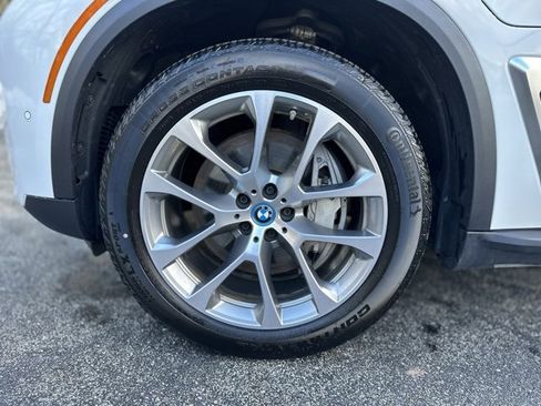 Used 2024 BMW X5 xDrive50e image 26