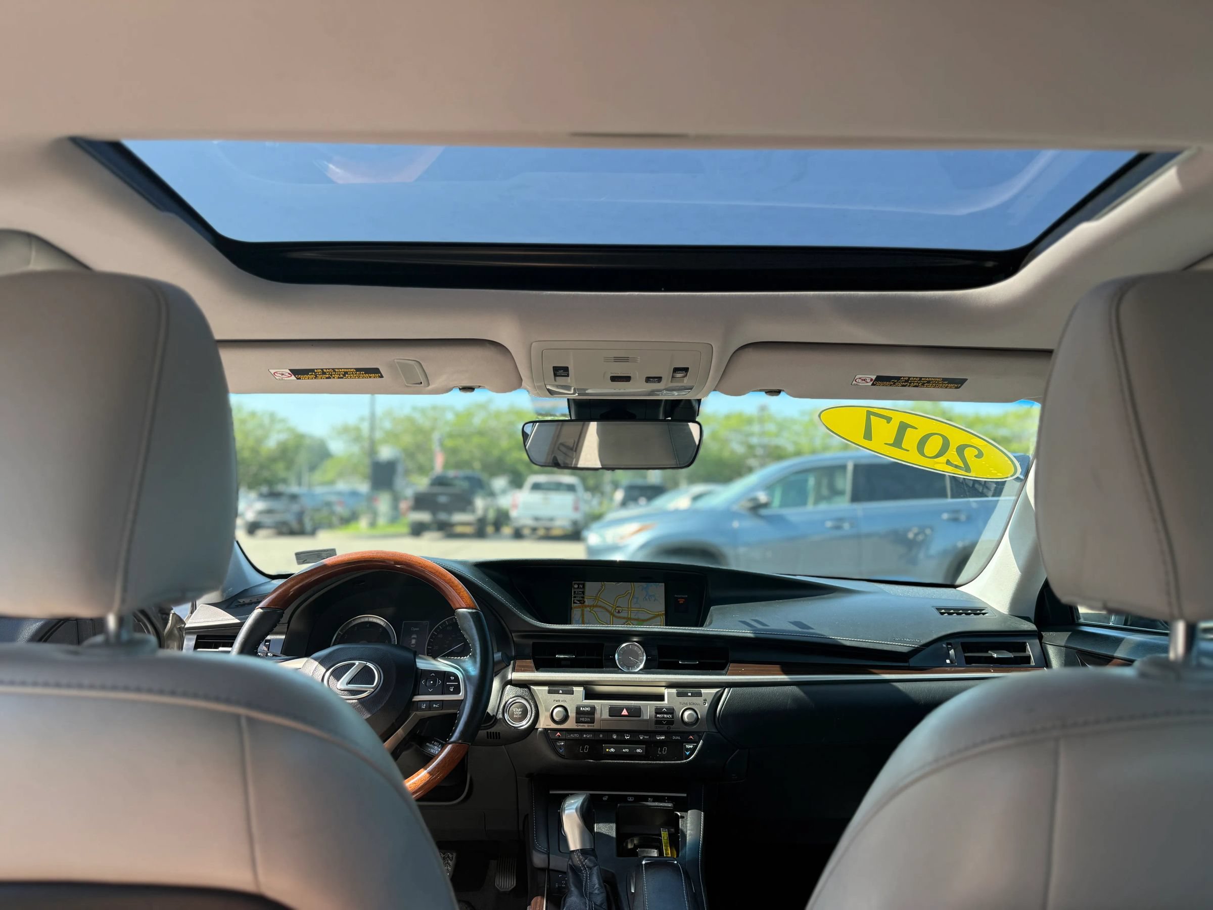 Used 2017 Lexus ES 350 w/ Luxury Package FWD image 18