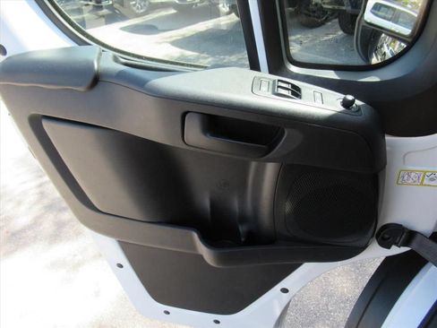 Used 2025 RAM ProMaster 2500 w/ Convenience Group FWD image 21