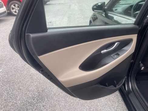 Used 2018 Hyundai Elantra GT FWD image 20