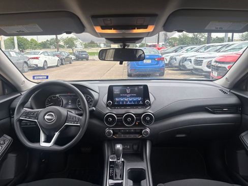 Used 2025 Nissan Sentra SV FWD image 31