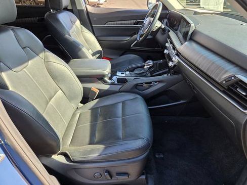 Used 2024 Kia Telluride EX w/ EX Captain's Chair Package AWD/4WD image 17