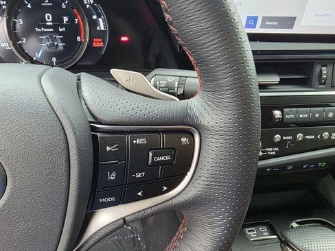 Used 2025 Lexus ES 350 F Sport image 21