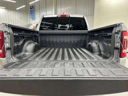 Used 2019 RAM 1500 Big Horn AWD/4WD image 26