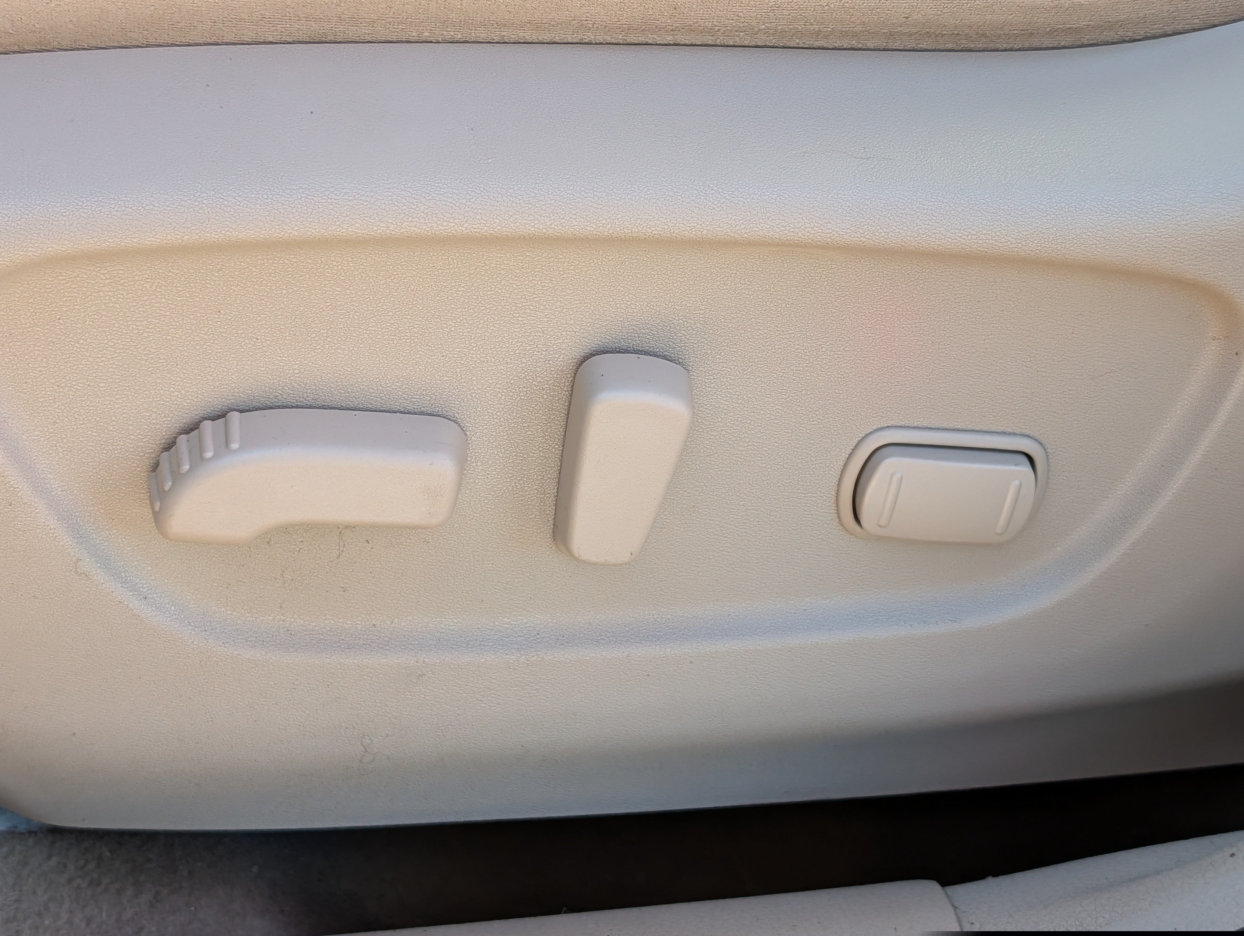 Used 2014 Nissan Rogue SV AWD/4WD image 20