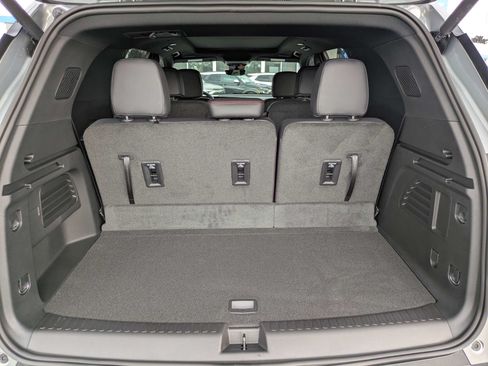 New 2026 Chevrolet Traverse Z71 w/ Driver Confidence Package AWD/4WD image 7