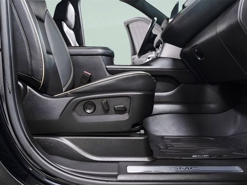 Used 2022 GMC Yukon XL SLT w/ SLT Luxury Package image 35