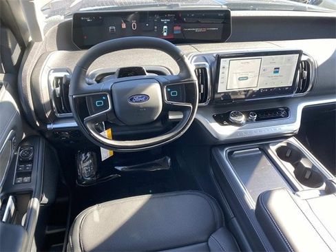 New 2025 Ford Expedition Platinum w/ Driver's Package image 33