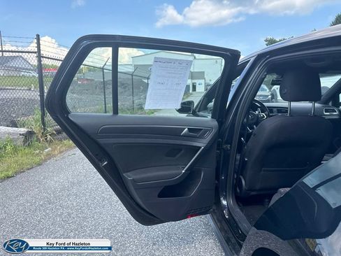 Used 2018 Volkswagen GTI SE FWD image 28
