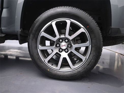 Used 2021 GMC Canyon Denali image 13