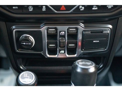 Used 2021 Jeep Wrangler Unlimited Sahara AWD/4WD image 15