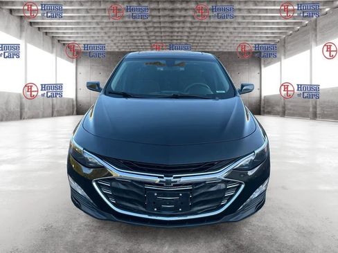 Used 2019 Chevrolet Malibu LT w/ Driver Confidence Package FWD image 2