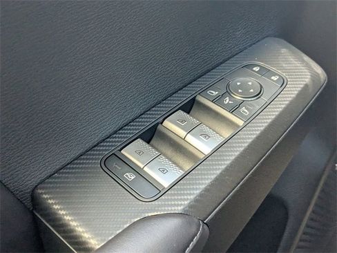 New 2025 Mitsubishi Outlander SE image 29