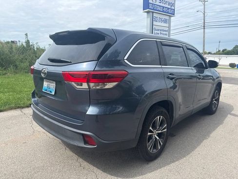 Used 2019 Toyota Highlander LE FWD image 5