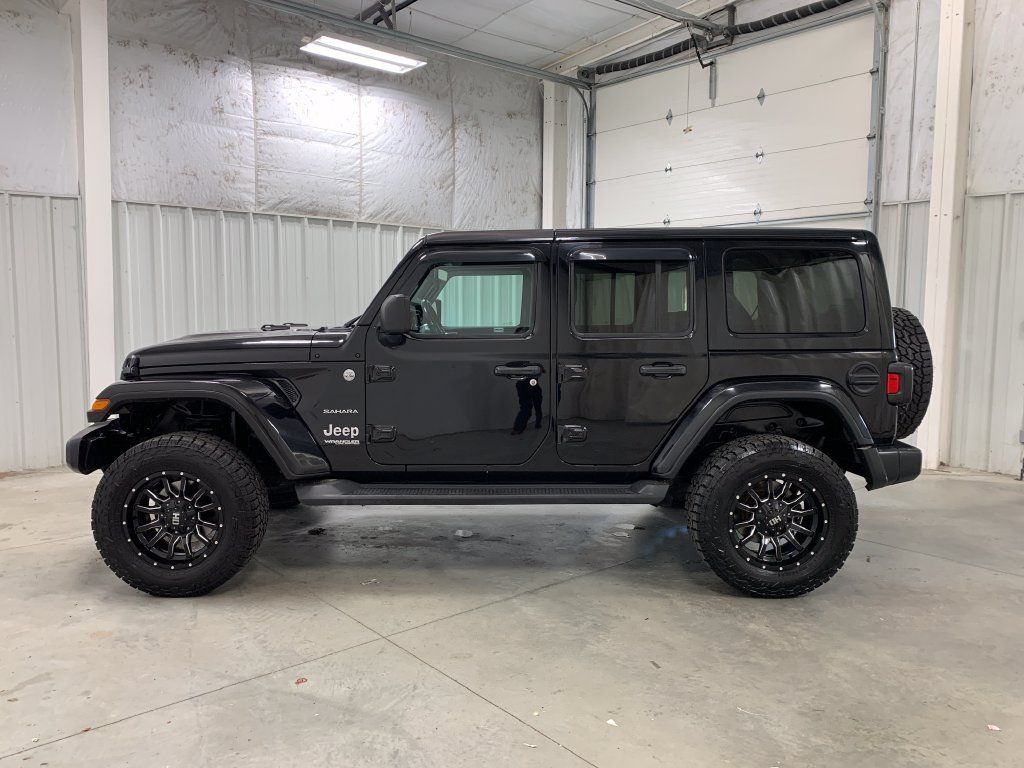 Used 2021 Jeep Wrangler Unlimited Sahara w/ Uconnect 4C Nav & Sound Group AWD/4WD image 3