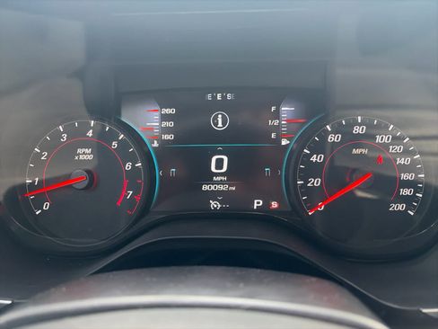 Used 2018 Chevrolet Camaro SS RWD image 28