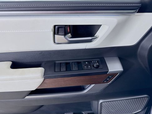Used 2024 Toyota Sequoia Capstone AWD/4WD image 20