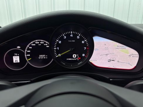 Used 2022 Porsche Panamera 4 image 21