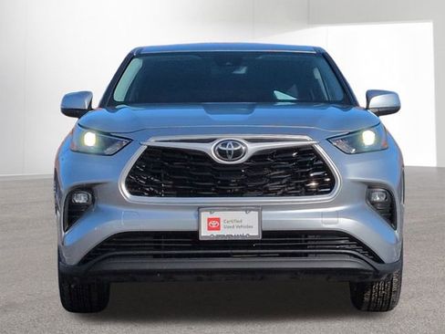 Certified 2023 Toyota Highlander LE image 2