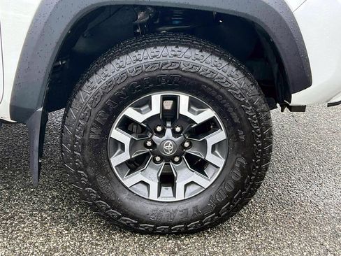 Used 2021 Toyota Tacoma TRD Off-Road image 10