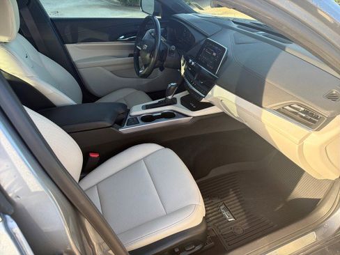 Used 2022 Cadillac CT4 Premium Luxury RWD image 15