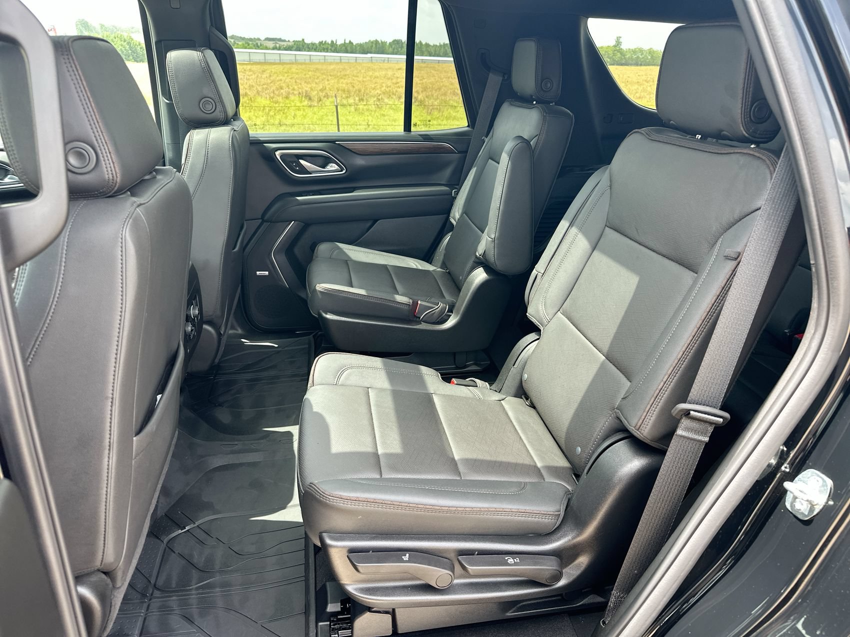 Used 2024 Chevrolet Tahoe High Country RWD image 25