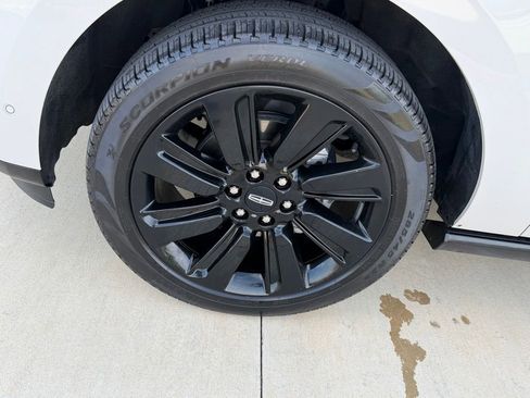 Used 2024 Lincoln Navigator Reserve AWD/4WD image 10