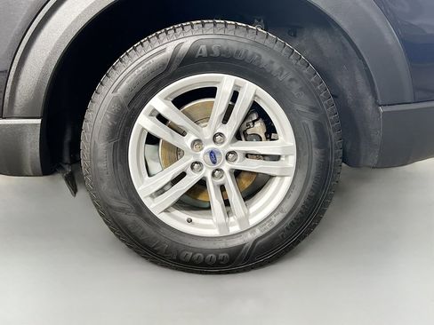 Used 2023 Ford Explorer XLT w/ Class IV Trailer Tow Package image 30