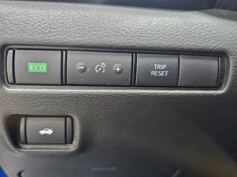 Used 2024 Nissan Sentra SV w/ All-Weather Package FWD image 23