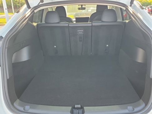 Used 2021 Tesla Model Y Long Range image 10