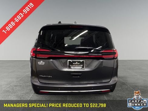 Used 2023 Chrysler Pacifica Touring-L FWD image 24